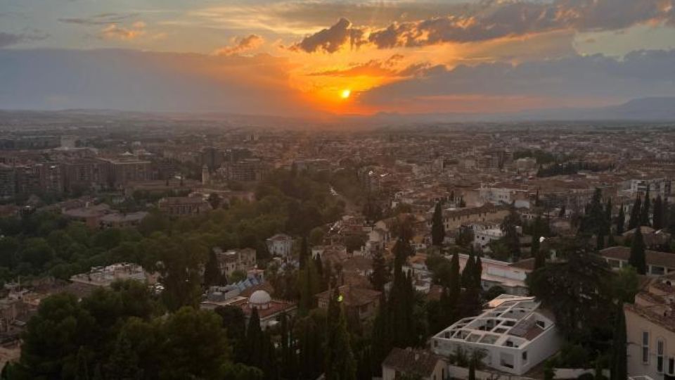 Aprovecha el verano en Granada. Descubre las vistas del Hotel Arabeluj