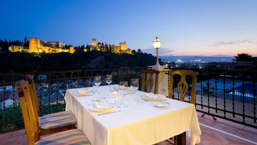 ¿Qué hacer en Granada en abril? Guía completa con planes, eventos y lugares imprescindibles 10 ¿Qué hacer en Granada en abril? Guía completa con planes, eventos y lugares imprescindibles 9