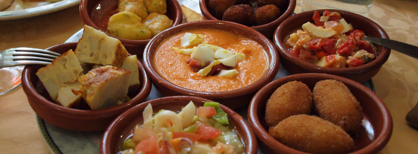 Mayo en Granada: cuando la ciudad florece y los geranios toman el balcón 8 tapas_granada